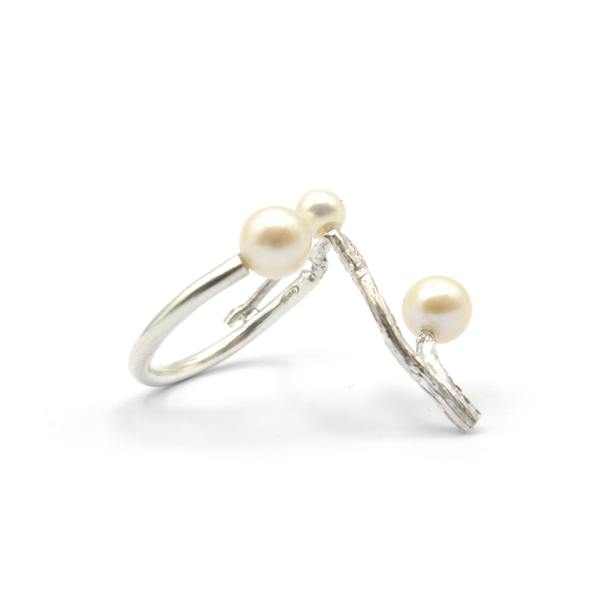 Anello rametto e perle bianche