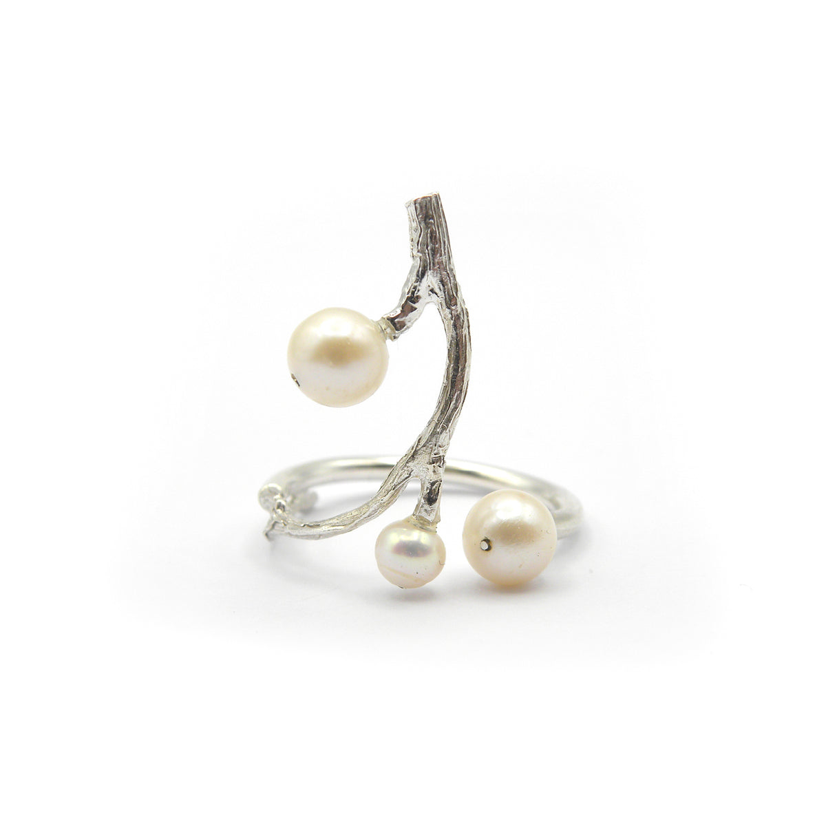 Anello rametto e perle bianche
