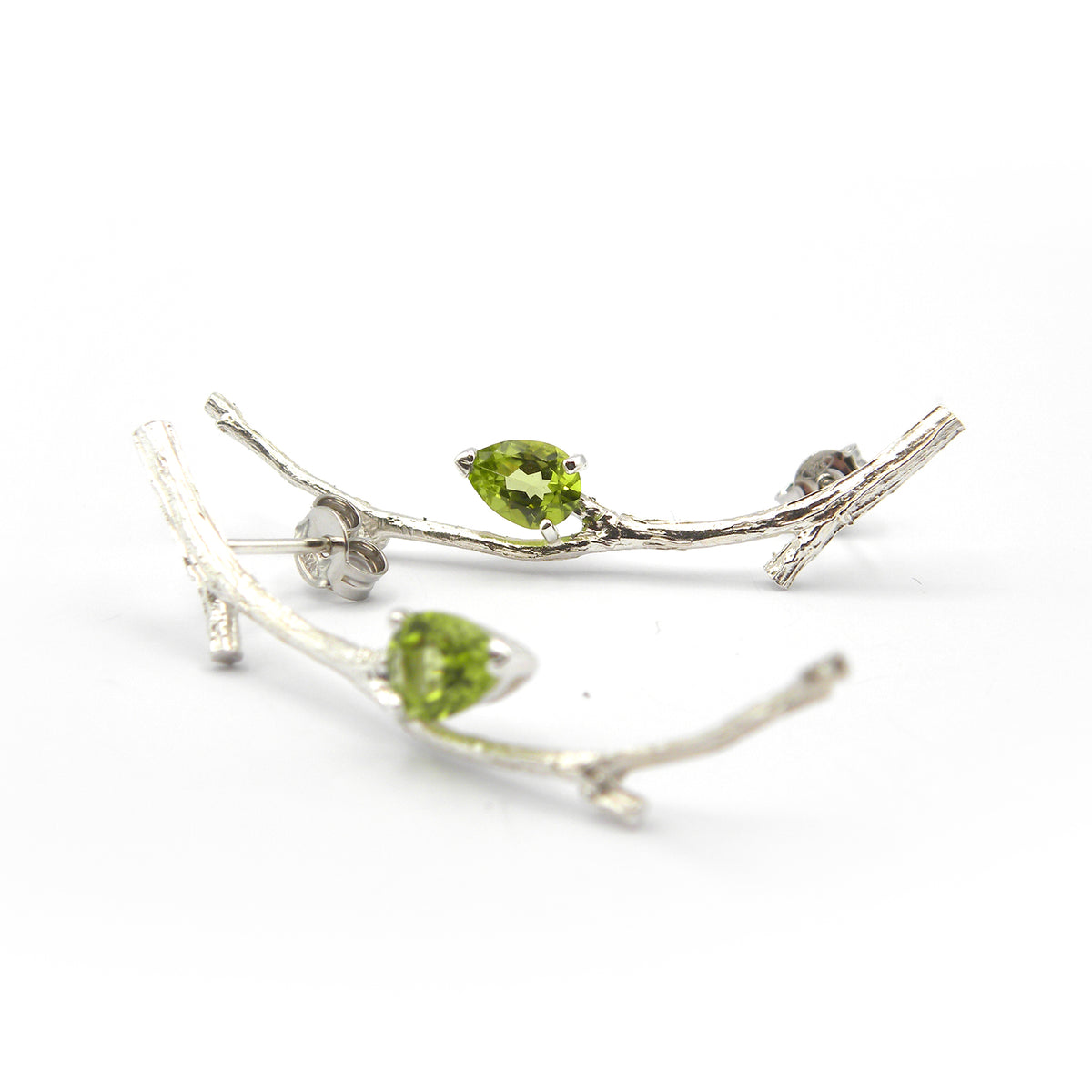 Orecchini rametti con gocce di peridoto