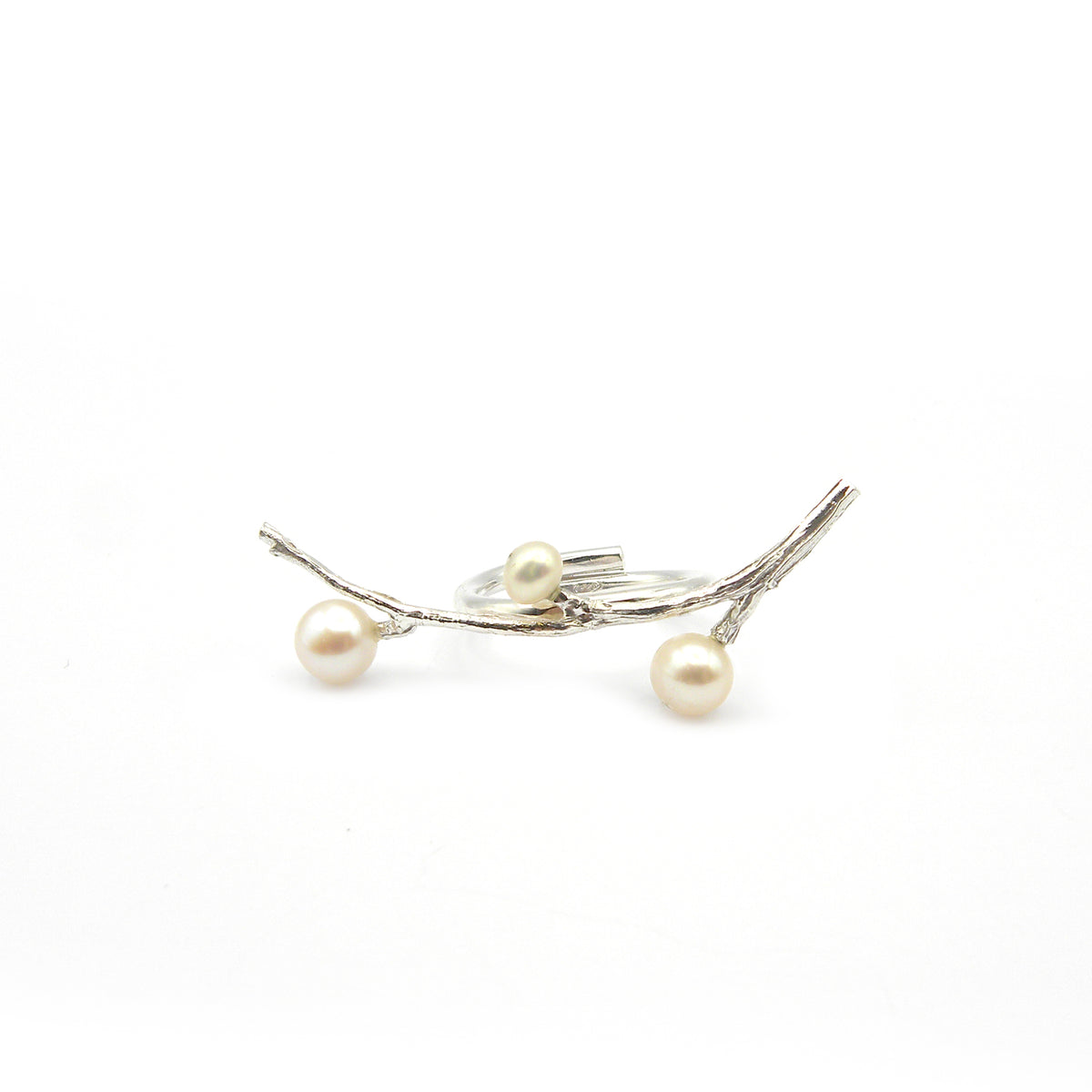 Anello rametto e perle bianche