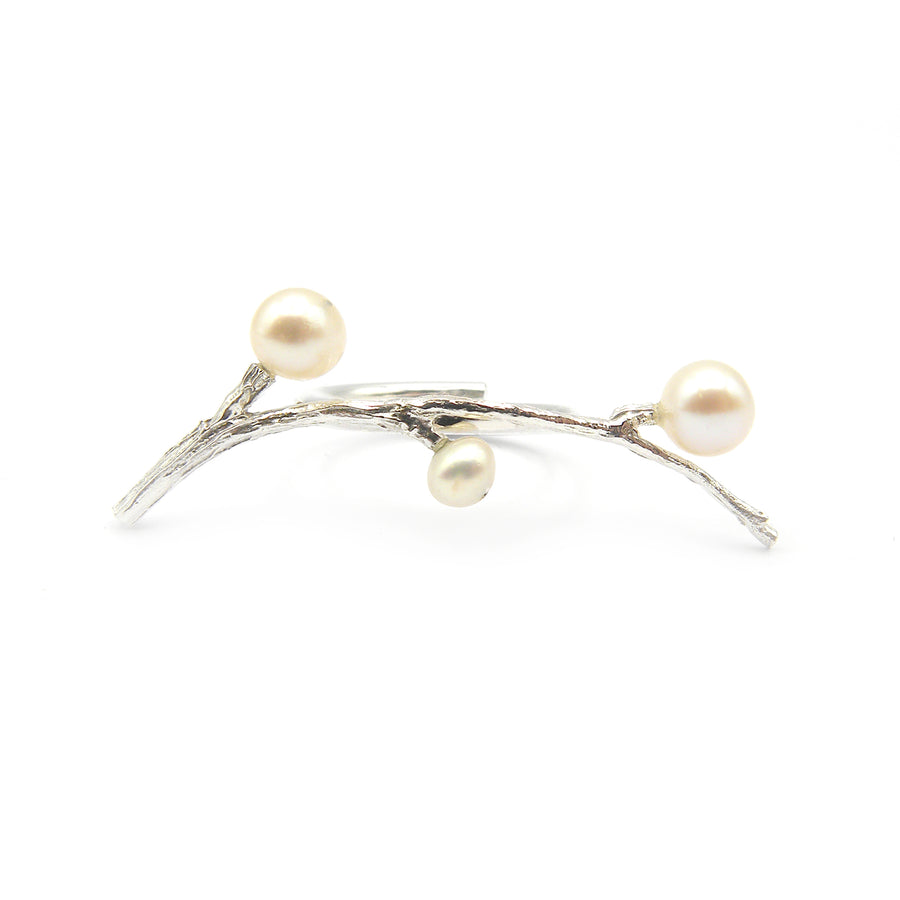 Anello rametto e perle bianche