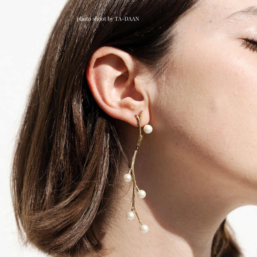 Twig and pearl earrings
